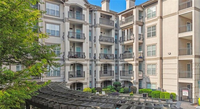 Building Photo - 2910 Clairmont Rd