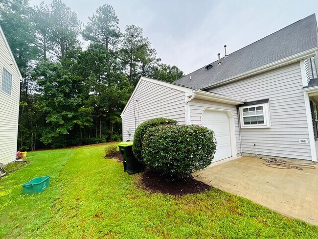 Building Photo - 373 Indian Branch Dr