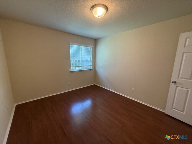 Building Photo - 1314 Briscoe Ct