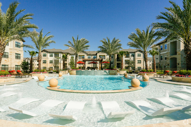 Resort Style Pool and Tanning Deck - The Columns at Shadow Creek Ranch