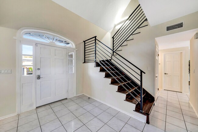 Building Photo - 30428 Penrod Dr