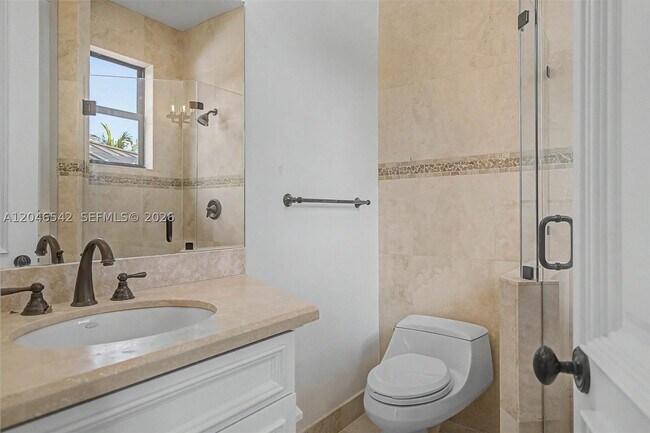 Building Photo - 2561 Trapp Ave