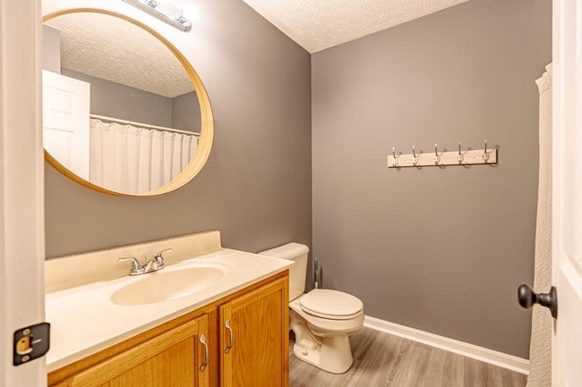 Building Photo - 115 Ivy Pointe Dr