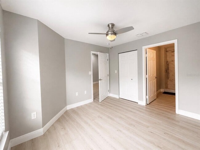 Building Photo - 9160 Lake Chase Island Way