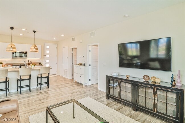 Building Photo - 11290 Hidden Peak Ave