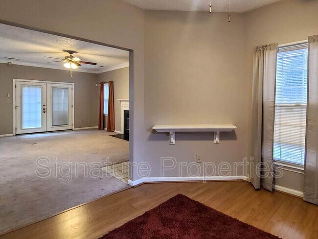 Building Photo - 901 Willow Point