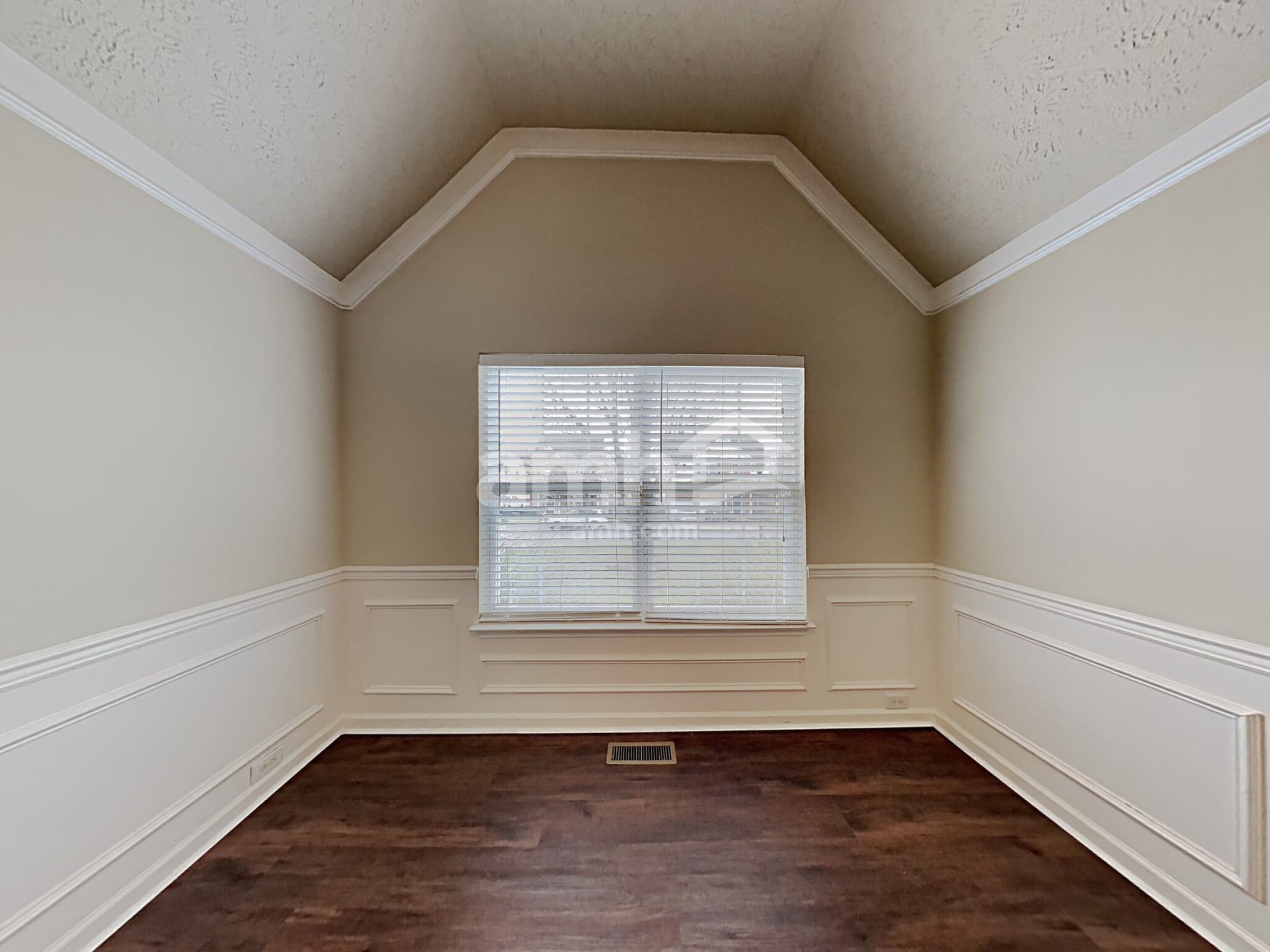 Building Photo - 1411 Carmack Ln