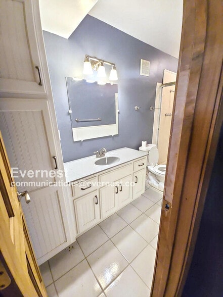 Building Photo - 1609 W 26th St