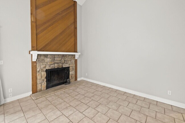 Building Photo - Rockrimmon Condo with Loft, Fireplace & Patio + Pool & Hot Tub