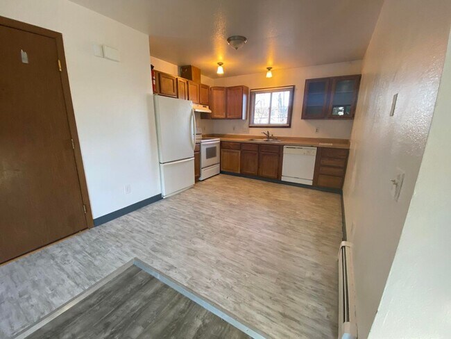 Building Photo - 608 N Bliss St