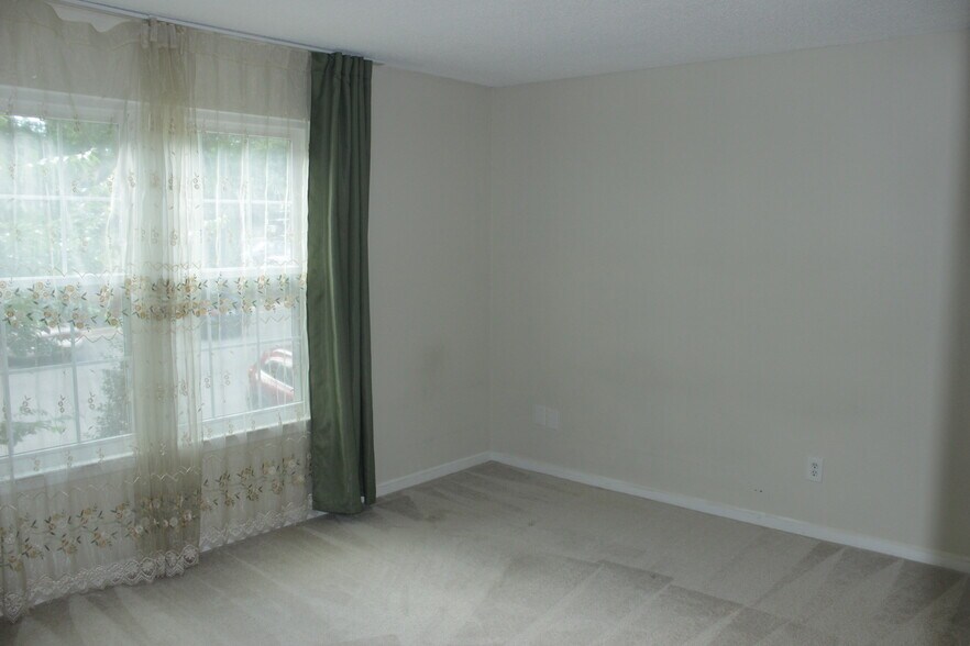 Building Photo - 12105 Greenwood Ct