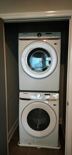 New Samsung Washer / Dryer - 14685 Englert Aly