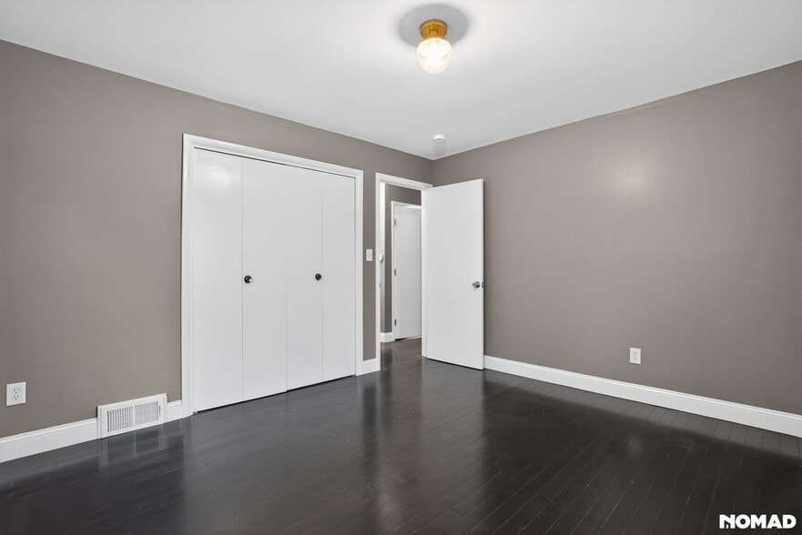 Building Photo - 6502 Parkway Ct