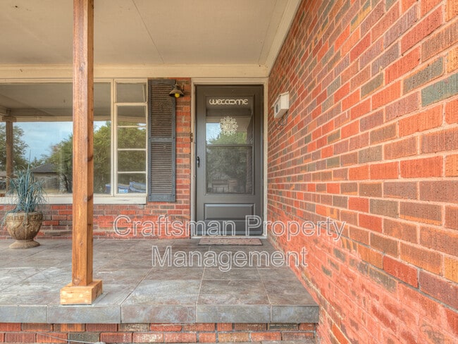 Building Photo - 1724 Churchill Way