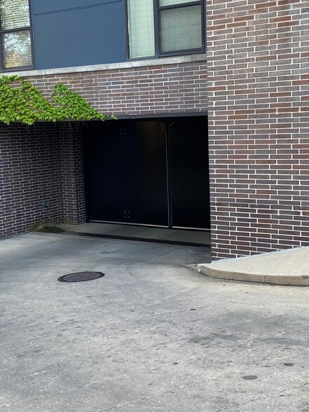 Underground heated parking. Car wash - 7601 Aldrich Ave S