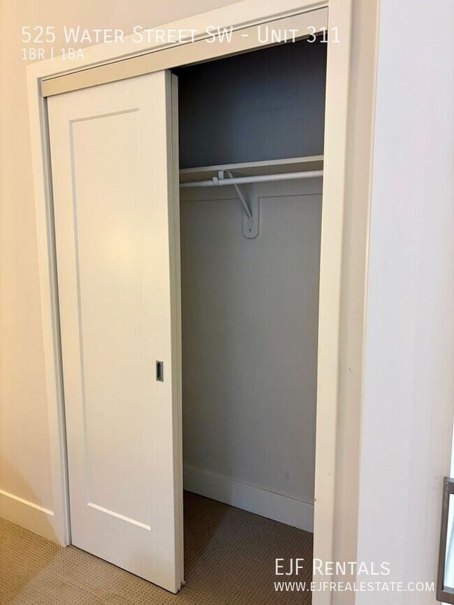 Building Photo - 525 Water St SW