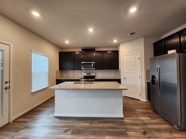 Building Photo - Large 4 Bedroom House in Meyers Landing / Fridge Included / Cute Front Porch / Yard/ CISD