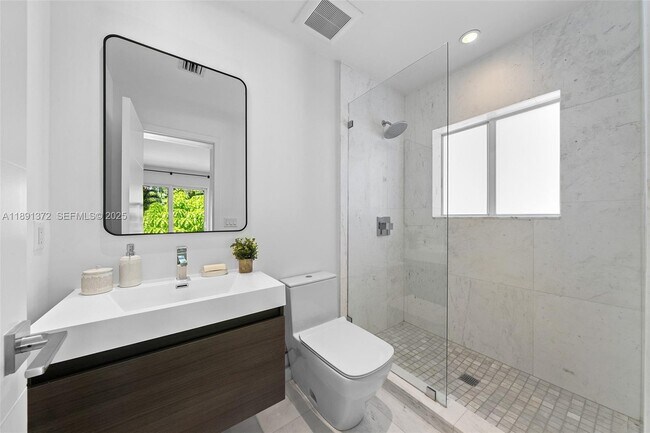 Building Photo - 575 Bay Point Rd