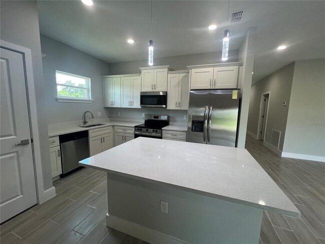 Building Photo - 1262 Oxsalida St