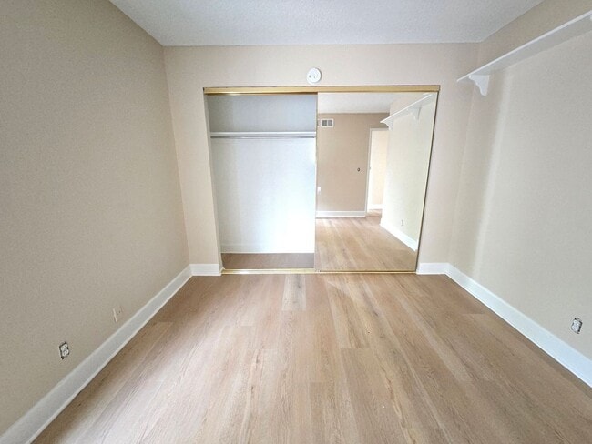 Building Photo - Henderson