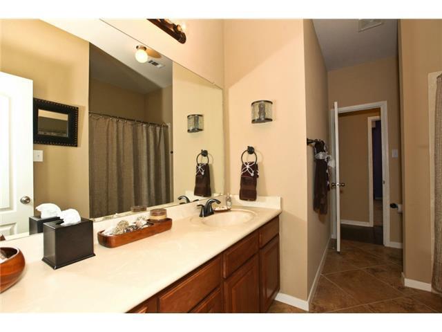 Building Photo - 4103 Green Vista Pl
