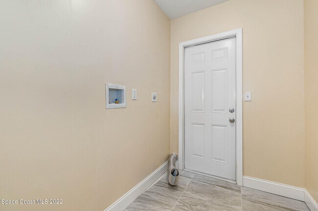 Building Photo - 110 Chapel Ln