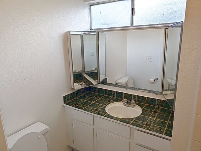 Building Photo - Great location Sugarhouse Condo