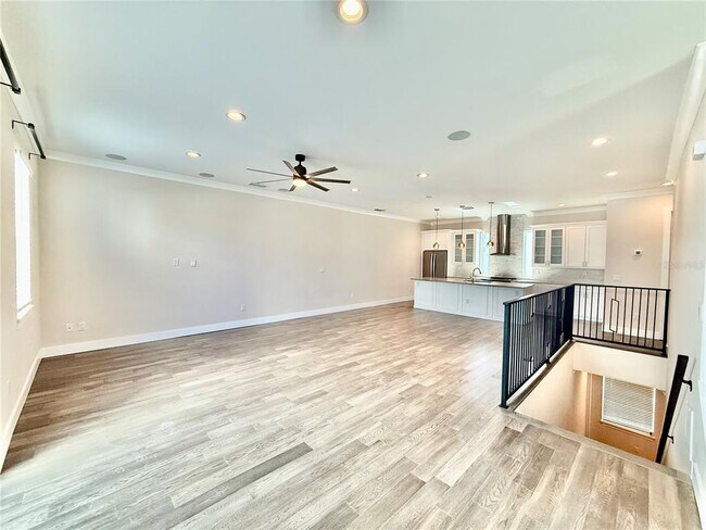 Building Photo - 4910 W McElroy Ave