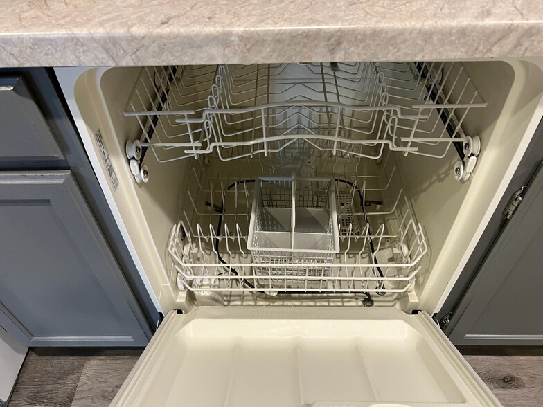 Building Photo - 113 Edwards St