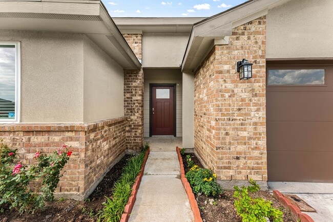 Building Photo - 6931 Dell Vista Drive