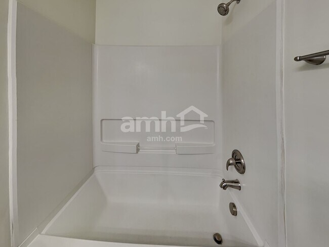 Building Photo - 1245 Cloverview St