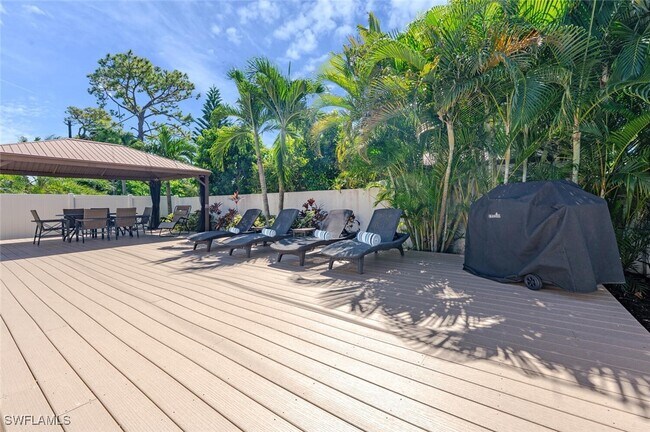 Building Photo - 730 95th Ave N