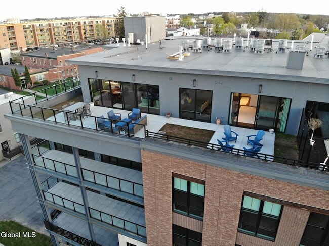 Building Photo - 78 Church St