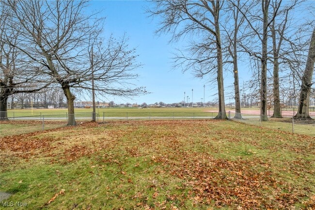 Building Photo - 766 E 232nd St