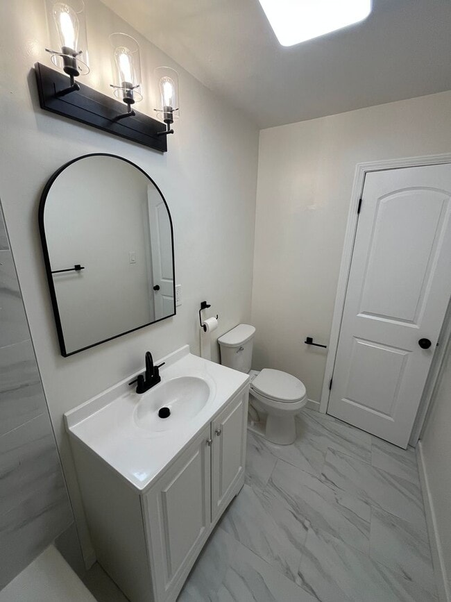 Building Photo - 230 S Murray Ave