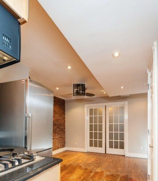 Building Photo - East 25th Street