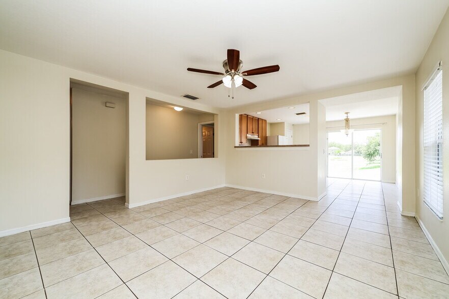 Building Photo - 11805 Prickly Pear Way