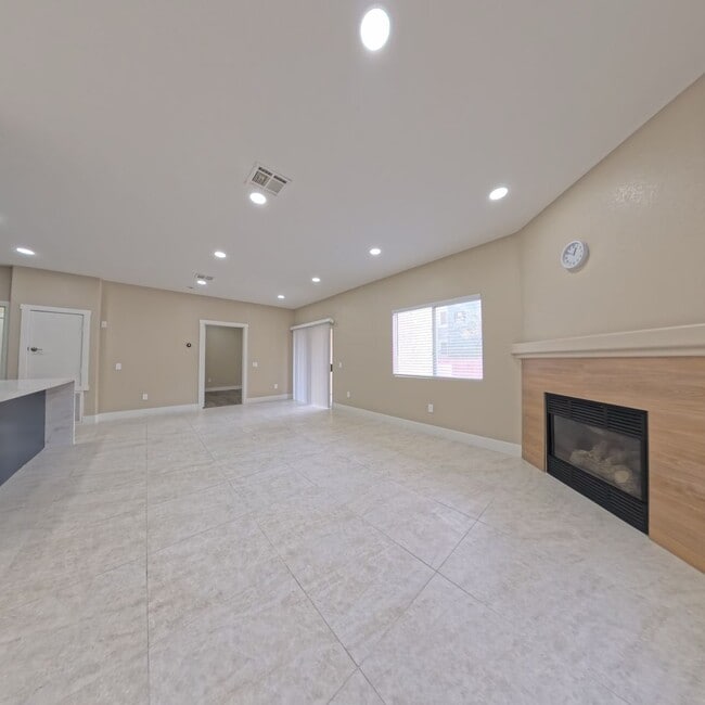 Building Photo - 8725 W Flamingo Rd