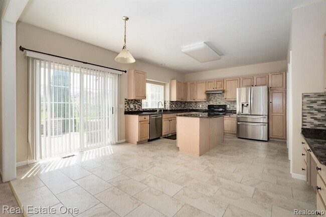 Building Photo - 14864 Liri Dr