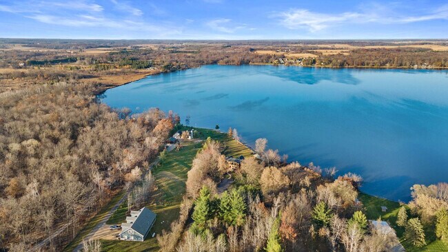 Building Photo - 222 Grouse Dr