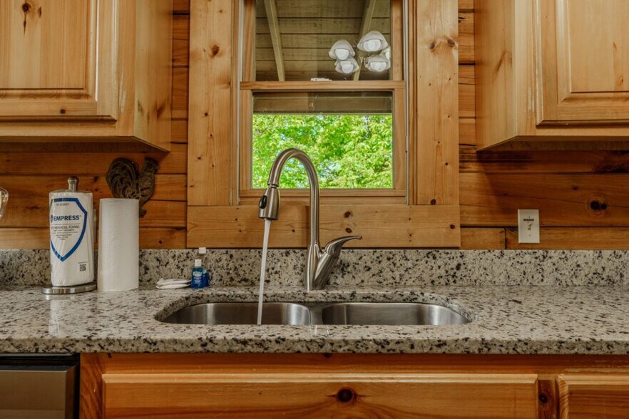 Building Photo - 745 Chickasaw Gap Way