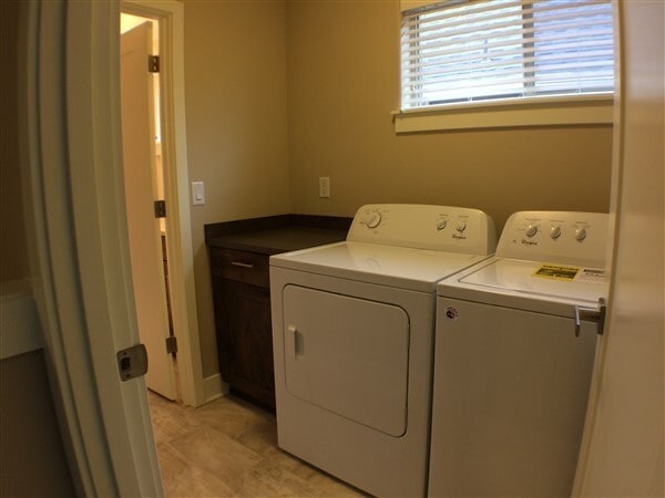 Building Photo - 63166-63166 NE Meridian Pl