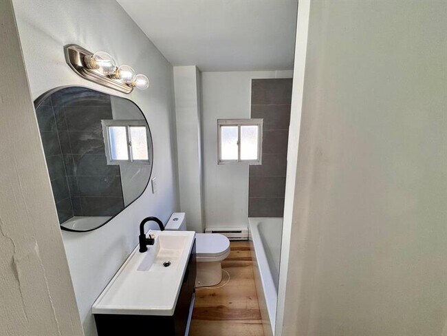 Building Photo - 1332 Goettmann St