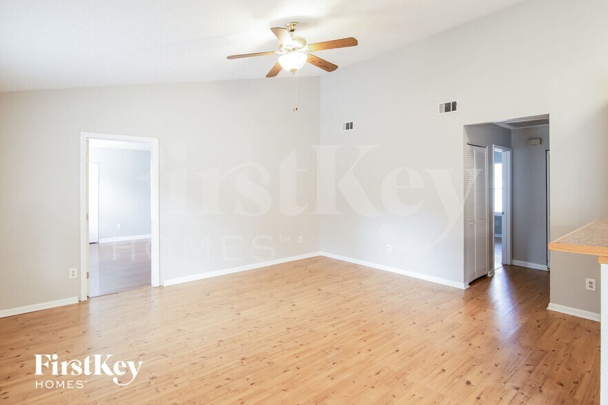 Building Photo - 131 Lancashire Rd