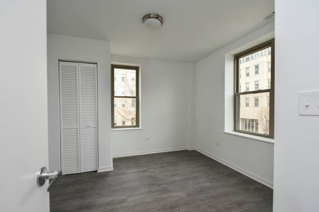 Building Photo - 940 W Winona St