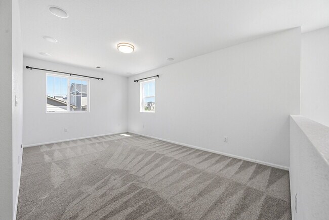 Building Photo - $2,840.95- 3-bed, 2.5 bath home in Aurora