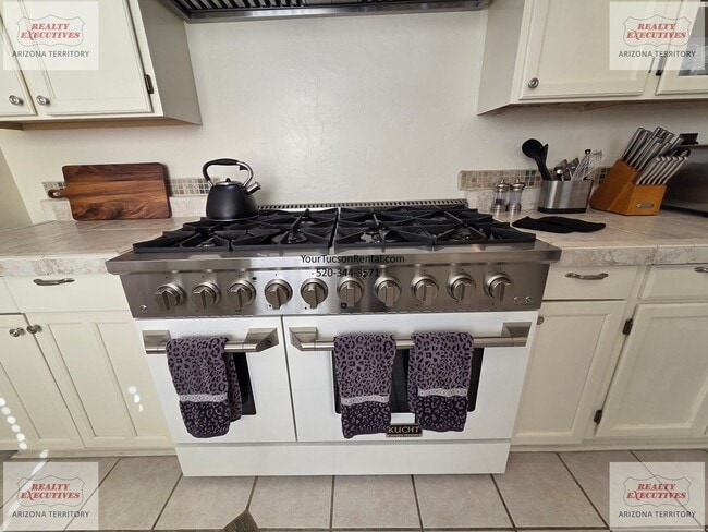 Building Photo - NE off Wrightstown & Pantano 3/2 with pool, patio and loads of upgrades