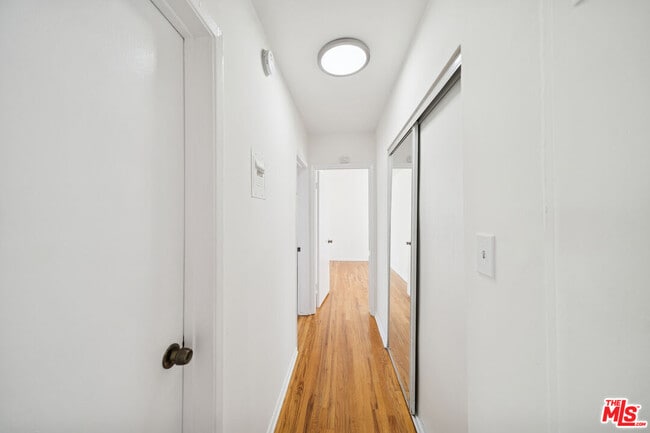 Building Photo - 1027 N Edinburgh Ave