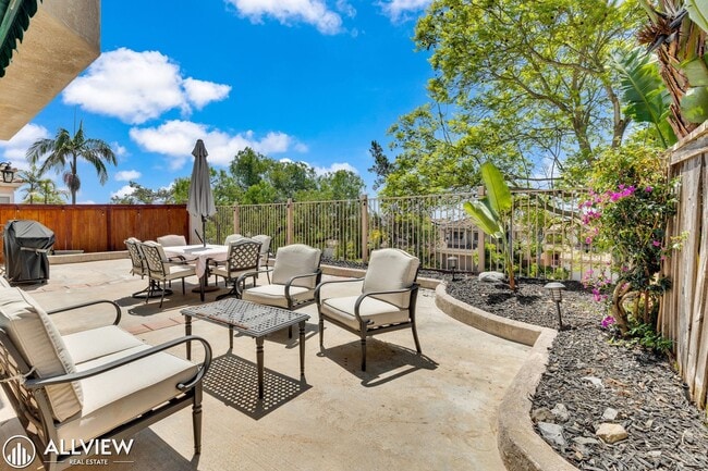 Building Photo - 2385 Country View Glen