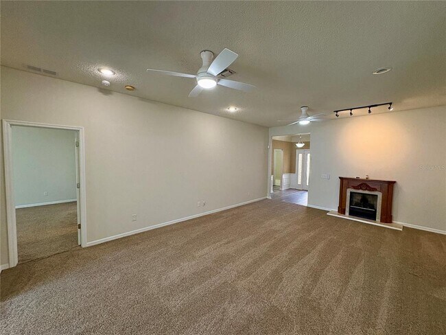 Building Photo - 4652 56th Terrace E